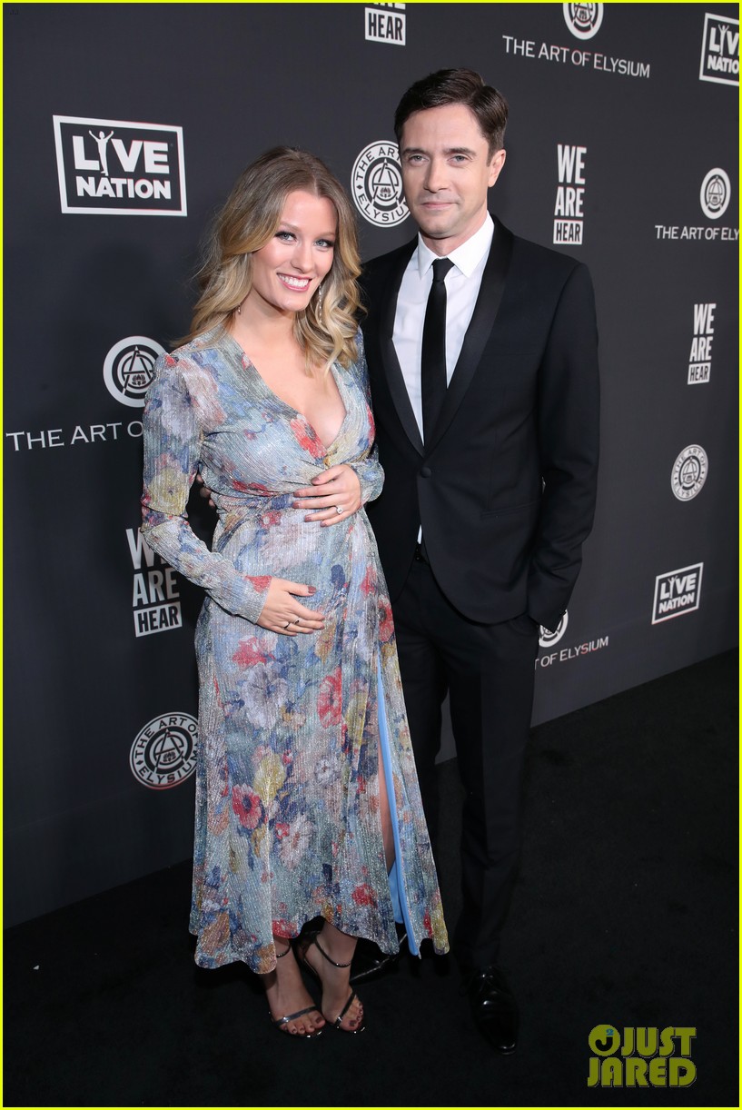 topher grace wife ashley expecting baby number 2 014409336